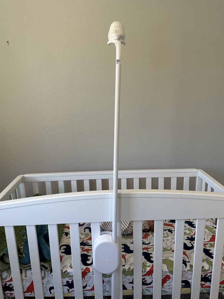 Rear view of the CuboAi Plus crib mount.