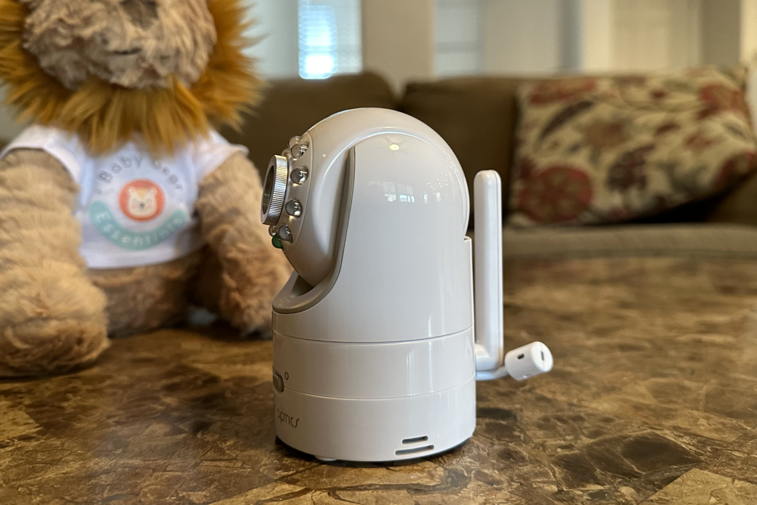 Infant Optics DXR-8 Pro Review: Best Non-WiFi Baby Monitor