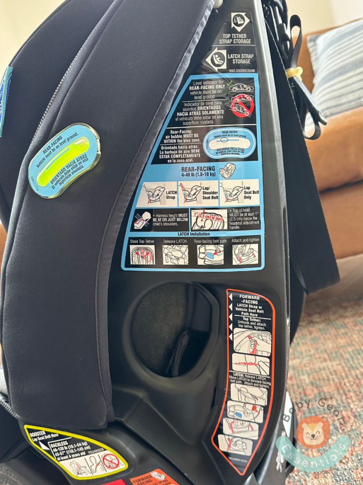 Bubble level indicator on the side of the Graco 4Ever DLX car seat