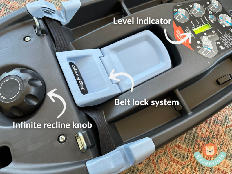 Primo Viaggio base with level indicator, belt lock system, and knob to adjust the recline angle